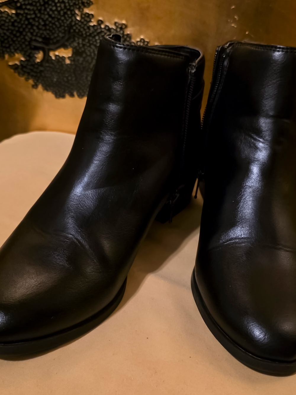 Women's Black faux Leather Ankle Boots - Classic Zip- size 7 very clean
